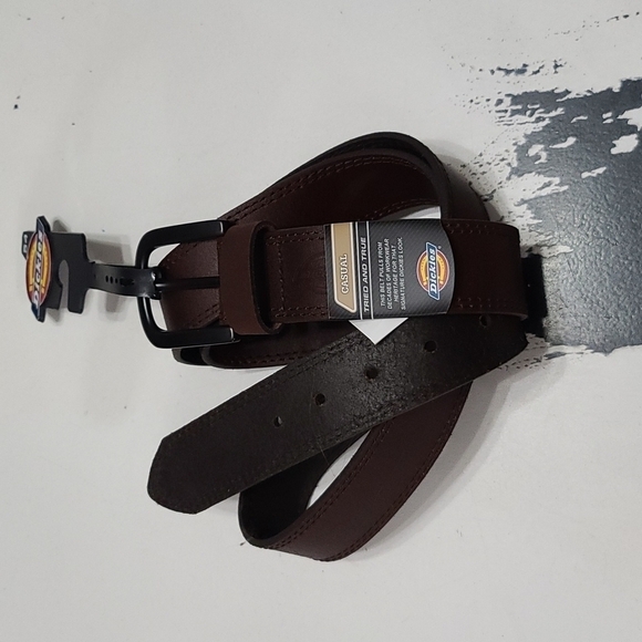 NWT Dickies Mens Leather Belt Brown Size 54 - Picture 1 of 9